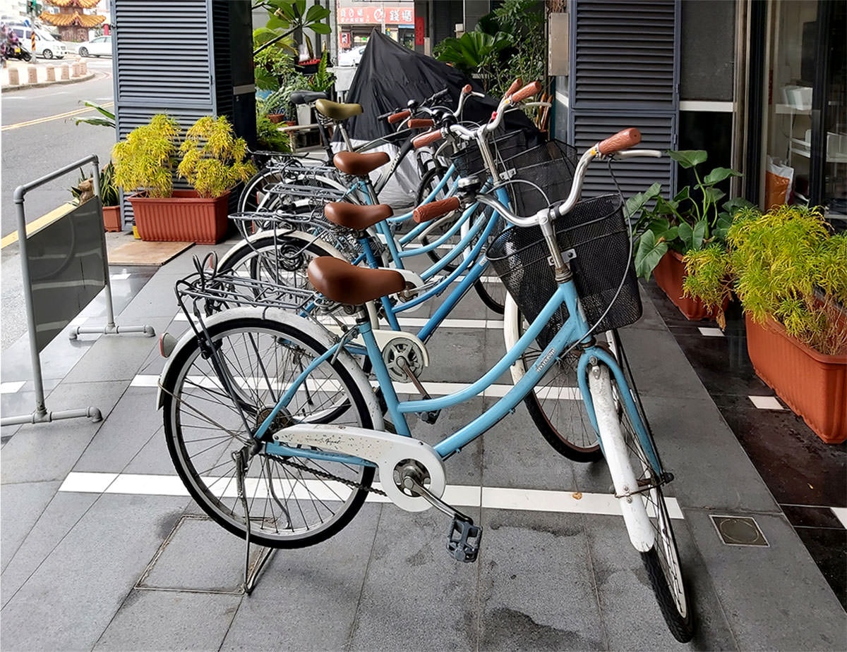 台南旅宿｜樸寓青年旅舍 Popinn 提供套房及背包床房，緊臨台南運河近安平老街，步行 5 分鐘就能品嚐知名牛肉湯