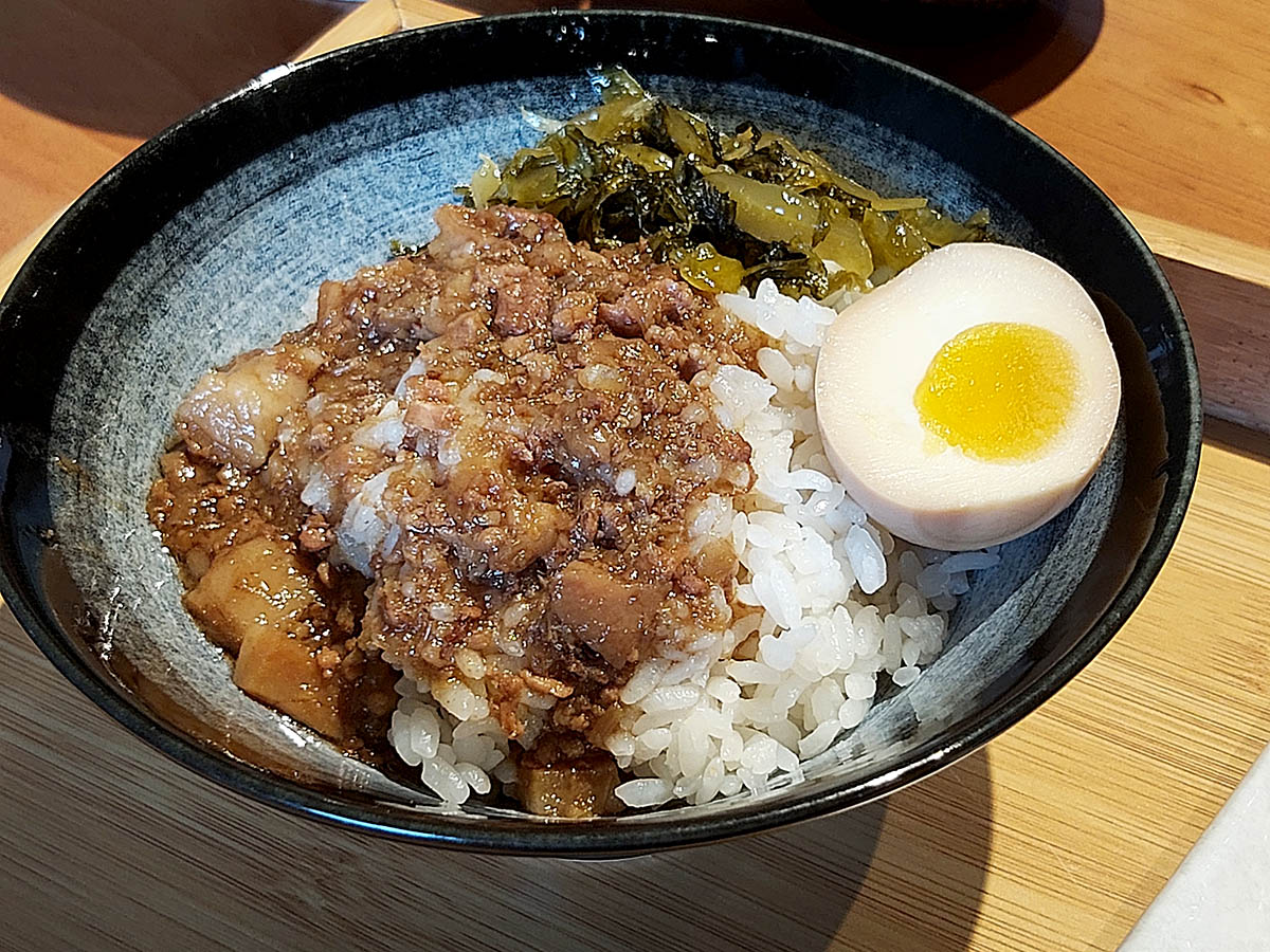 蘇澳美食 | 午鯖,南方澳漁港文青小食堂,現撈漁獲現點現作,品嚐漁村媽媽道地風味料理 - 第25張圖