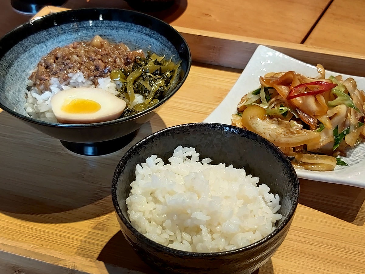 蘇澳美食 | 午鯖,南方澳漁港文青小食堂,現撈漁獲現點現作,品嚐漁村媽媽道地風味料理 - 第24張圖