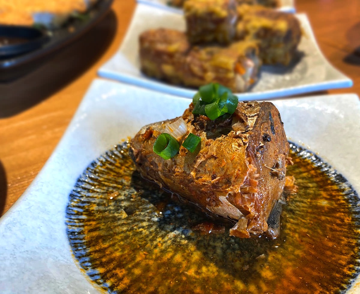 蘇澳美食 | 午鯖,南方澳漁港文青小食堂,現撈漁獲現點現作,品嚐漁村媽媽道地風味料理 - 第19張圖