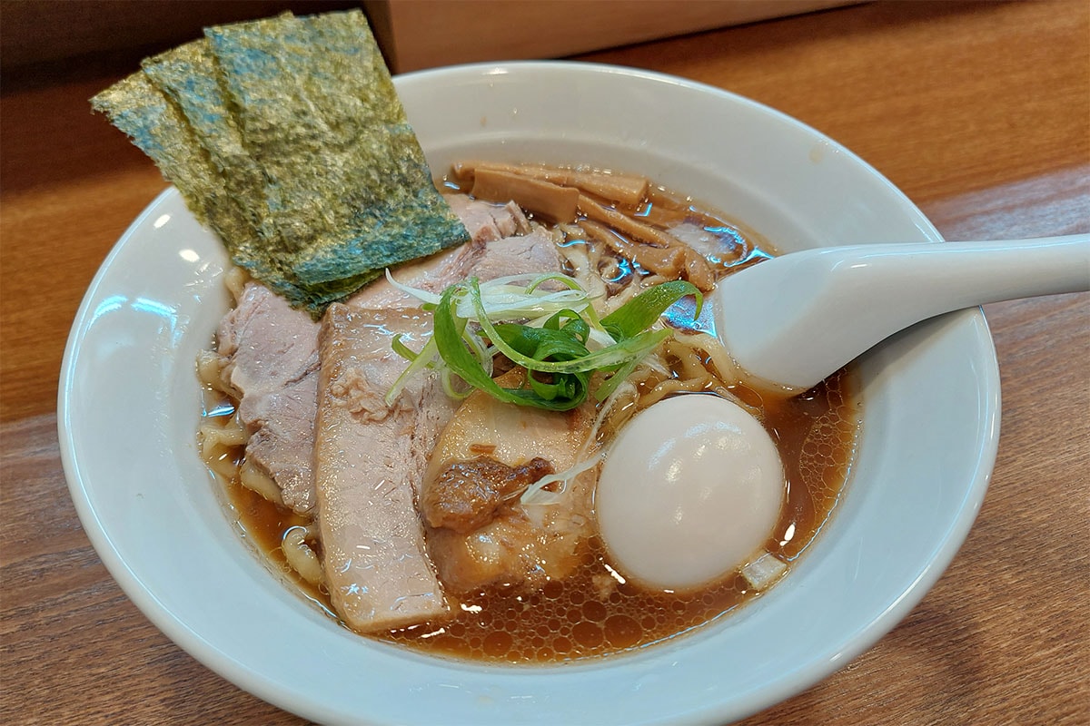 日本 Tabelog 百大拉麵名店 | 東京「拉麵山與樹」完整攻略,特製拉麵、交通手段、用餐體驗大公開 - 第9張圖