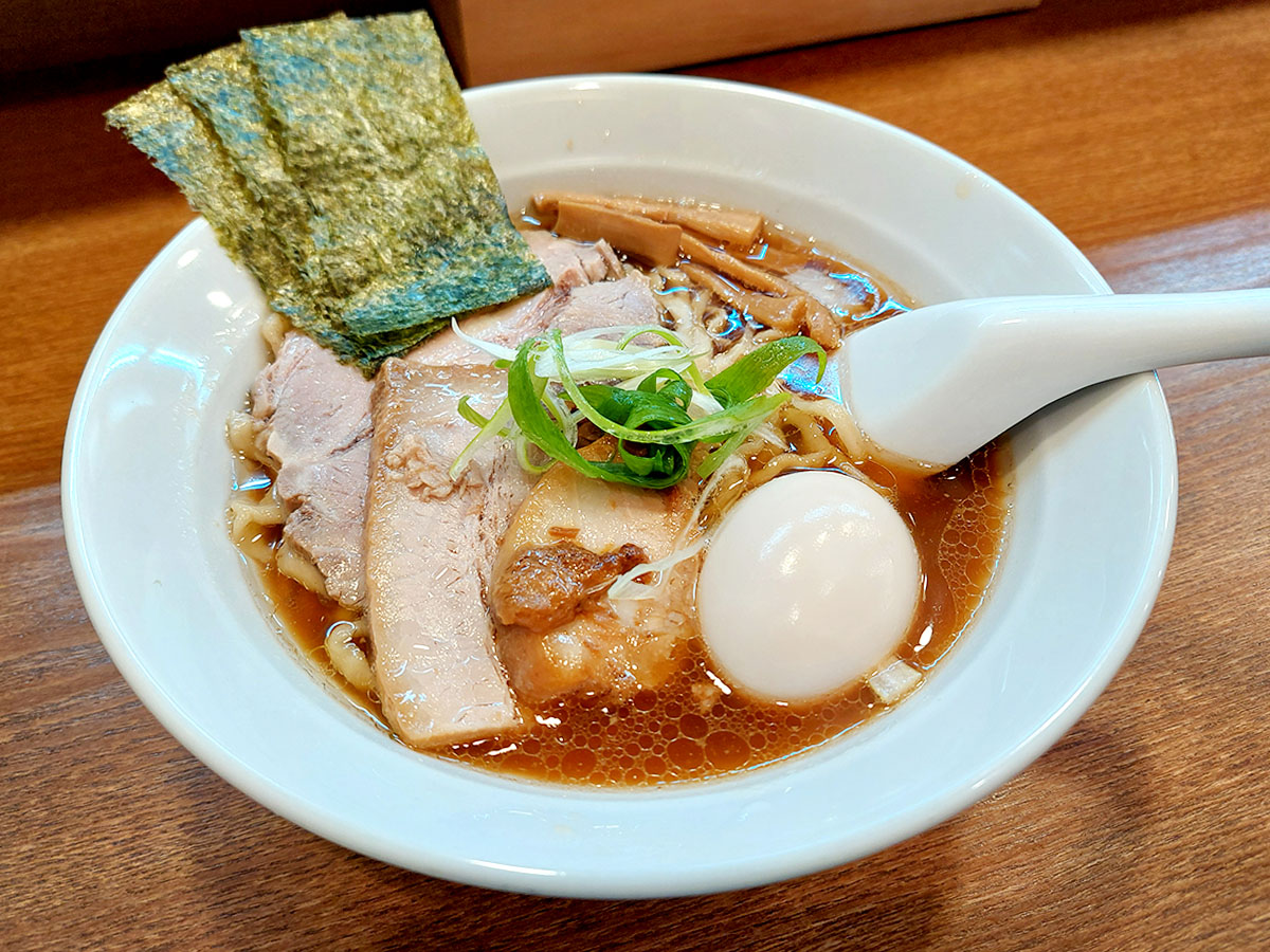 日本 Tabelog 百大拉麵名店 | 東京「拉麵山與樹」完整攻略，特製拉麵、交通手段、用餐體驗大公開