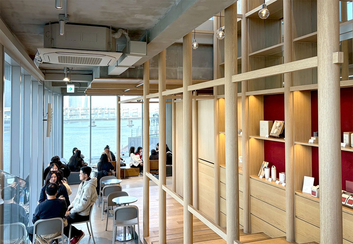 藍瓶咖啡釜山民樂店 Blue Bottle Busan Millak Cafe｜水營江景第一排，新世界百貨散步15分鐘河景咖啡攻略與必喝冰拿鐵