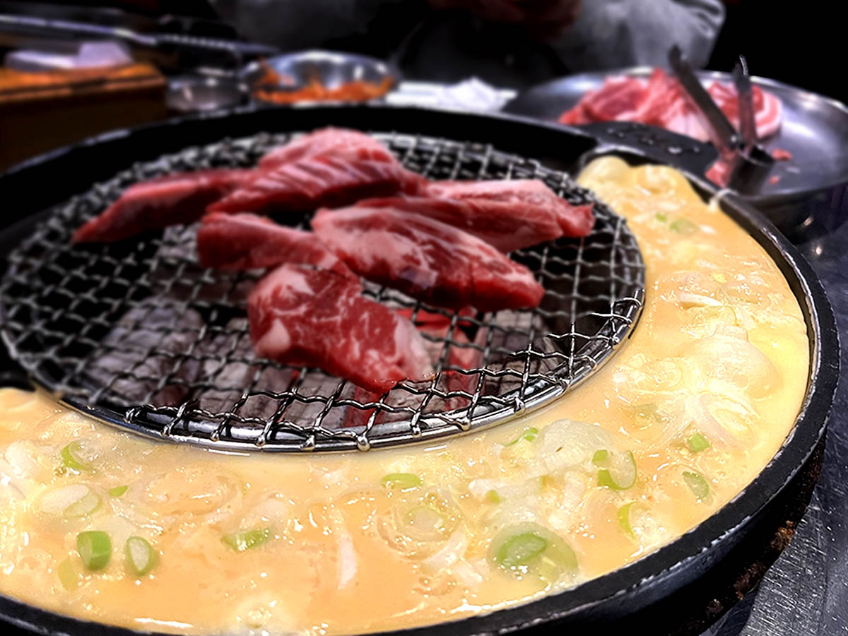 釜山燒肉推薦|海雲台伍班長烤肉,高CP值韓式燒肉,人均 500 元吃超飽!必點厚切豬五花、牛肋條、黃金蒸蛋一次吃 - 第21張圖 釜山燒肉推薦|海雲台伍班長烤肉,高CP值韓式燒肉,人均 500 元吃超飽!必點厚切豬五花、牛肋條、黃金蒸蛋一次吃