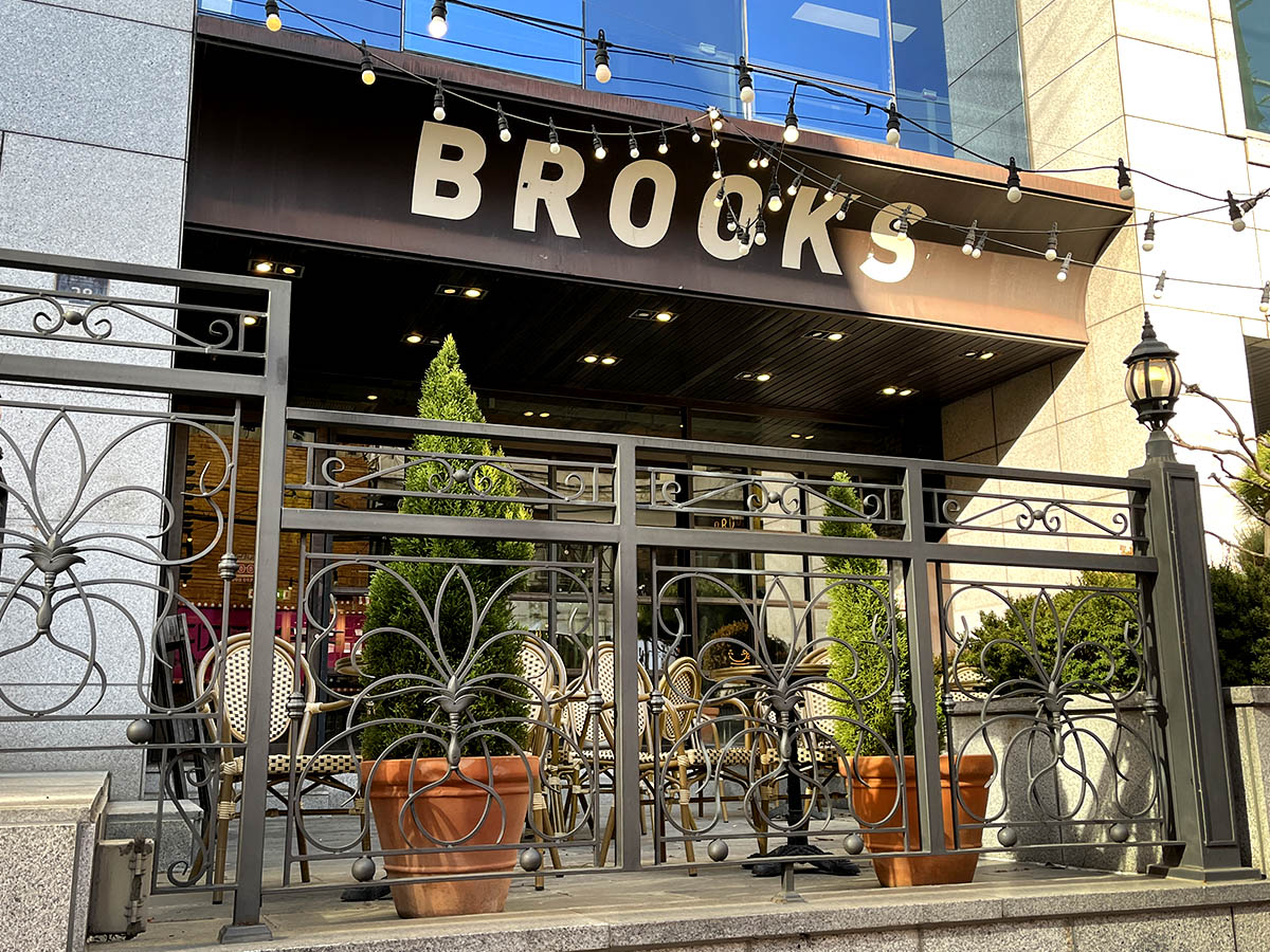 釜山西面站 Brooks 咖啡館 | 工業風設計、每日現烤麵包與優質咖啡，享受放鬆悠閒的早午餐