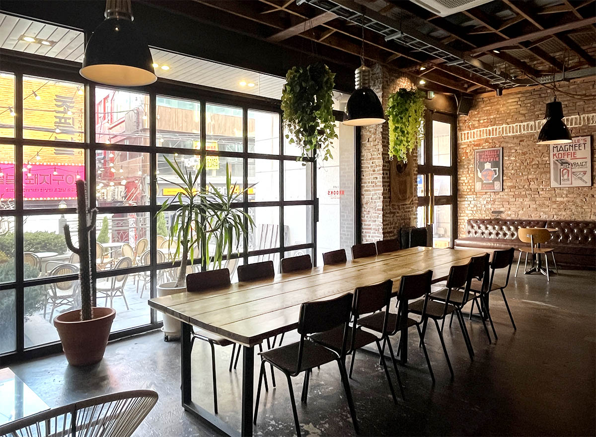 釜山西面站 Brooks 咖啡館 | 工業風設計、每日現烤麵包與優質咖啡，享受放鬆悠閒的早午餐
