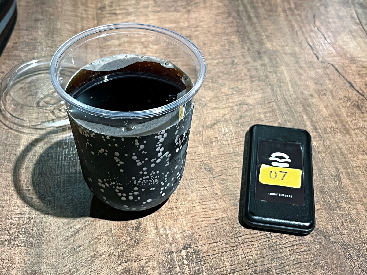 天母美式漢堡|LOUIS’ BURGERS 現煎牛肉堡、雙層招牌必點、飲料無限暢飲超划算! - 第10張圖 天母美式漢堡|LOUIS’ BURGERS 現煎牛肉堡、雙層招牌必點、飲料無限暢飲超划算!