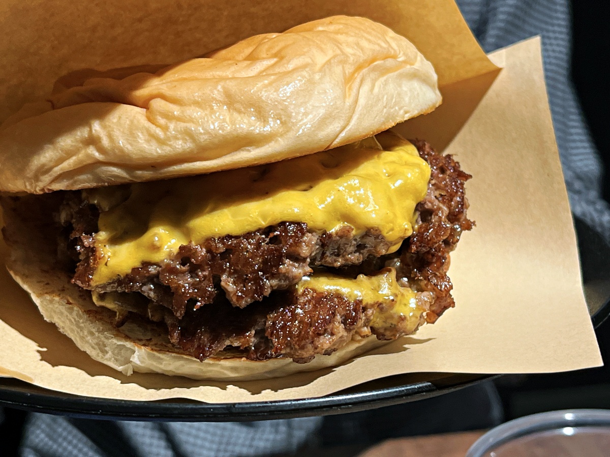 天母美式漢堡|LOUIS’ BURGERS 現煎牛肉堡、雙層招牌必點、飲料無限暢飲超划算! - 第18張圖 天母美式漢堡|LOUIS’ BURGERS 現煎牛肉堡、雙層招牌必點、飲料無限暢飲超划算!