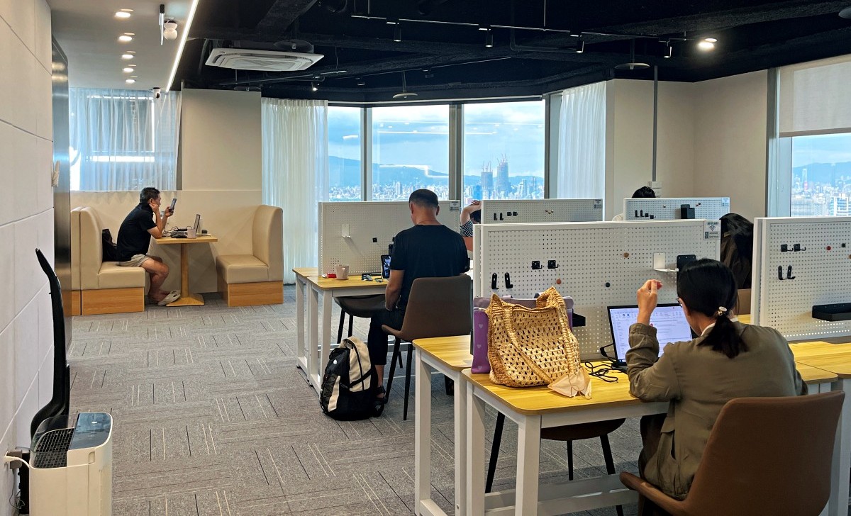板橋共享辦公空間推薦 | GoWork 窩客商務中心,江子翠捷運站旁 35 樓高空景觀,5 小時 200 元有找,免費 Wi-Fi、咖啡點心無限享用超划算 - 第6張圖 板橋共享辦公空間推薦 | GoWork 窩客商務中心,江子翠捷運站旁 35 樓高空景觀,5 小時 200 元有找,免費 Wi-Fi、咖啡點心無限享用超划算
