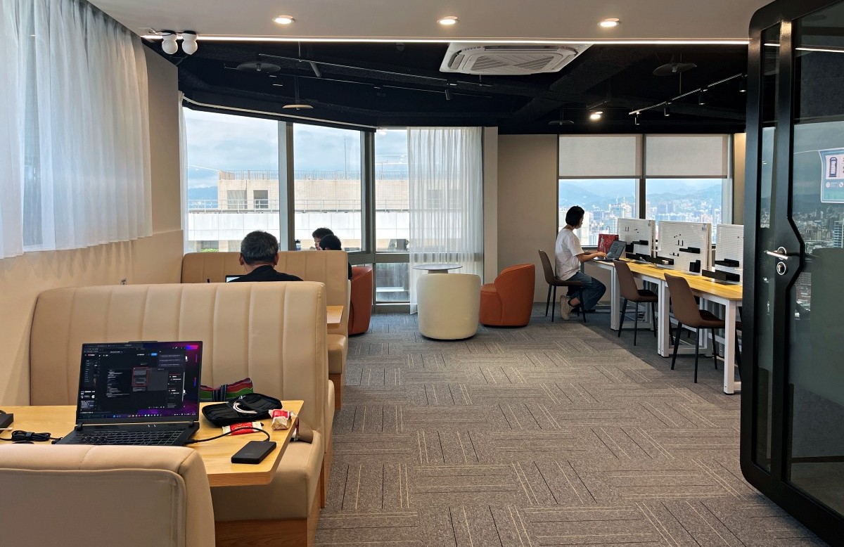 板橋共享辦公空間推薦 | GoWork 窩客商務中心,江子翠捷運站旁 35 樓高空景觀,5 小時 200 元有找,免費 Wi-Fi、咖啡點心無限享用超划算 - 第3張圖 板橋共享辦公空間推薦 | GoWork 窩客商務中心,江子翠捷運站旁 35 樓高空景觀,5 小時 200 元有找,免費 Wi-Fi、咖啡點心無限享用超划算