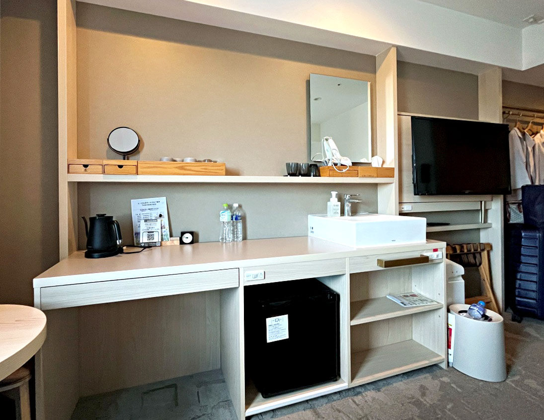 熊本住宿推薦 | REF 熊本船舶酒店 REF Kumamoto by Vessel Hotels，辛島町站步行 1 分鐘，免費溫泉、飲料吧，下樓就是商店街！